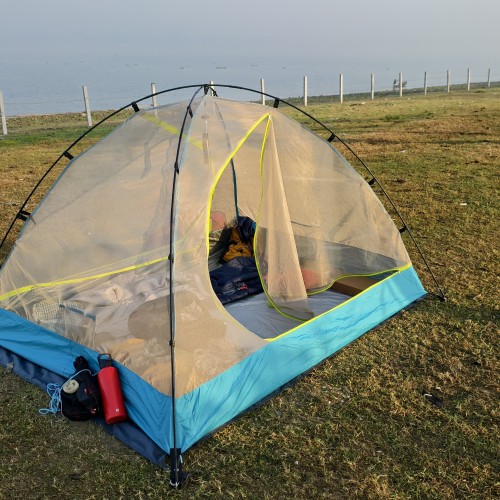 Lightweight Waterproof 2-3 Person Camping Tent.