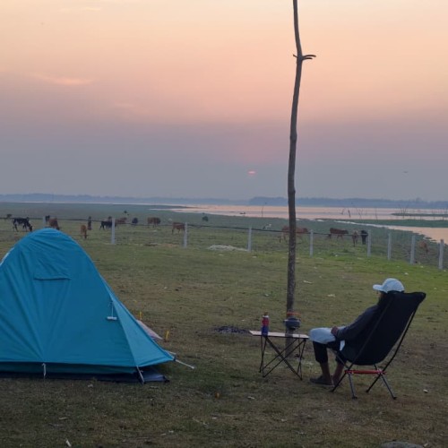 Lightweight Waterproof 2-3 Person Camping Tent.
